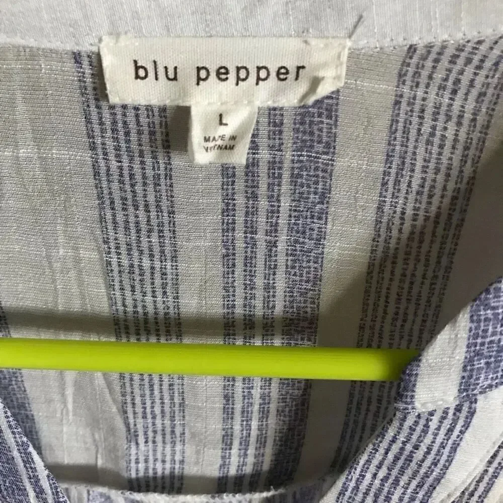 Blu pepper blue white striped blouse top 3/4 sleeve size Large Ruffle